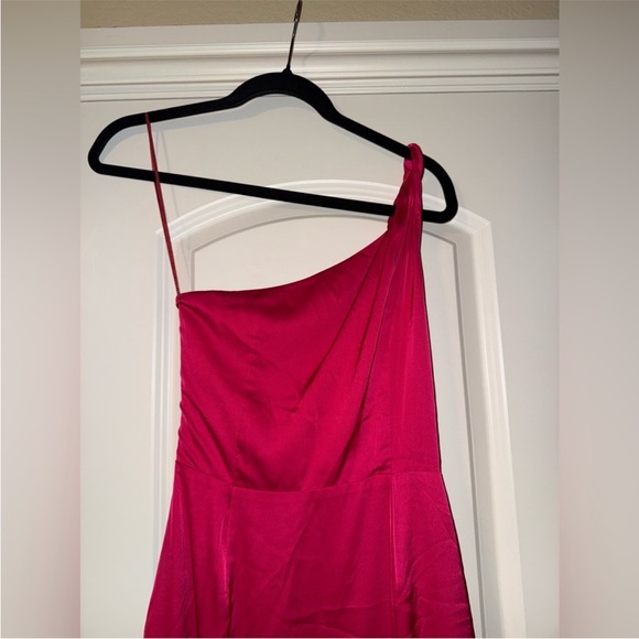 AMUR Deena‎ One Shoulder Midi Dress in Rosie Raspberry Hot Pink Satin Cut Out 4 - Picture 6 of 15